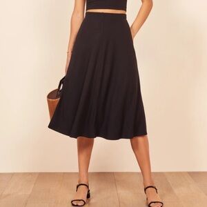 Reformation Jeans Molly Black Knit A-line Ribbed Tencel Skirt. Size M